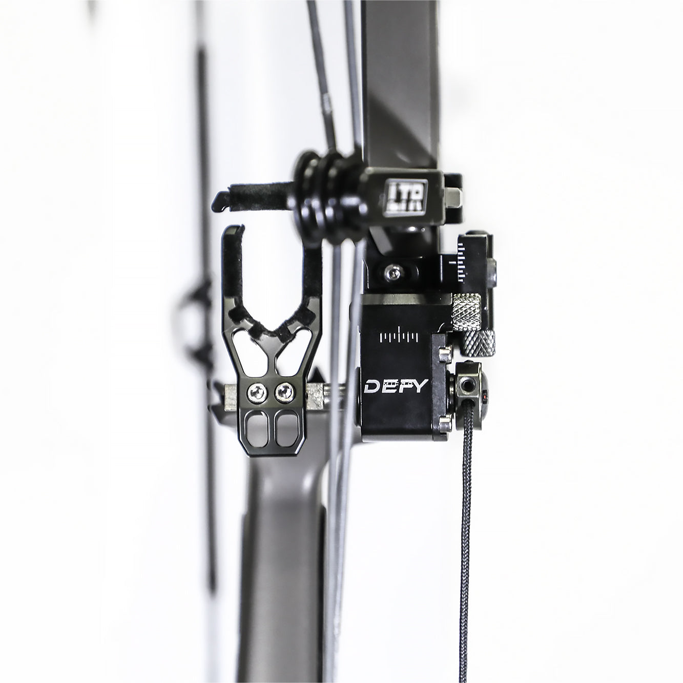 Custom Bow Equipment Defy Micro Arrow Rest (Right Hand)