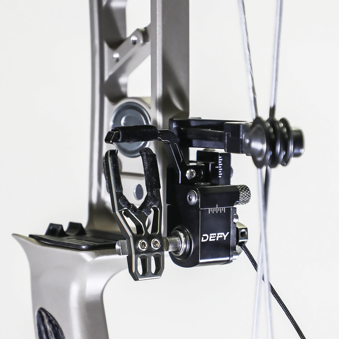 Custom Bow Equipment Defy Micro Arrow Rest (Right Hand)